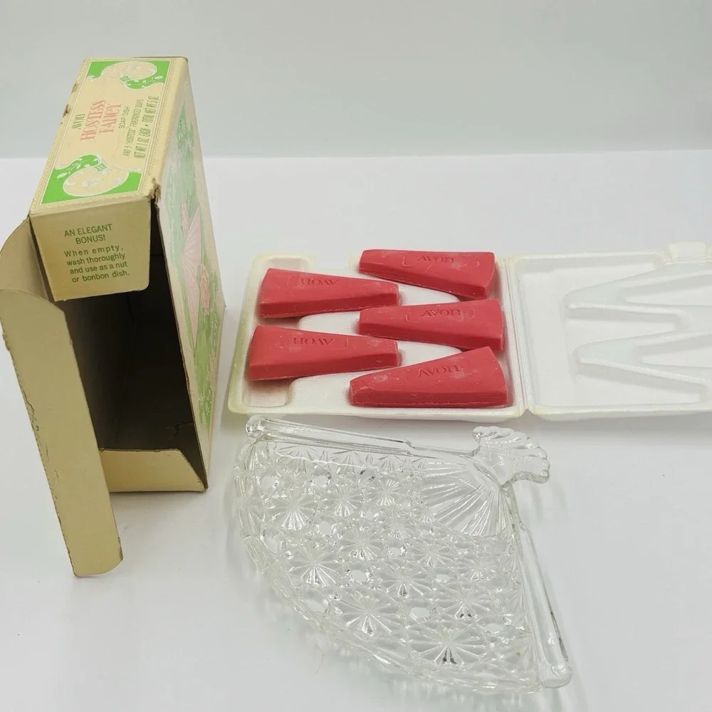 1970's Avon Hostess Fancy Soap Set NIB Fan-Shaped Glass Dish 5 Pink Soaps Retro